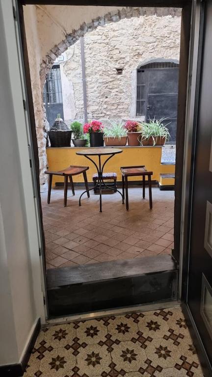 Beautifully Restored Romantic Apartment In The Centre Of Historic Dolcedo Exterior foto