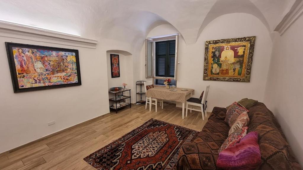 Beautifully Restored Romantic Apartment In The Centre Of Historic Dolcedo Exterior foto